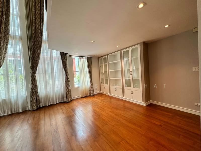 Baan Klang Krung Thonglor : บ้านกลางกรุงทองหล่อ, กรุงเทพ, 55 ซอยสุขุมวิท 55, คลองตันเหนือ, วัฒนา, กรุงเทพ, 400 ตร.ม., ทาวน์เฮ้าส์ ให้เช่า, โดย Usuma Usumachat, 500384272 - DDproperty.com