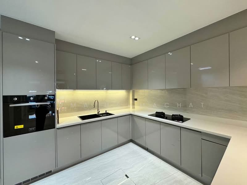 Baan Klang Krung Thonglor, Bangkok, 55 Soi Sukhumvit 55, Khlong Tan Nua, Watthana, Bangkok, 4 Bedrooms, 400 sqm, Townhouse For Rent, by Usuma Usumachat, 500384272 - DDproperty.com