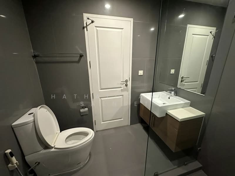 Noble Revo Silom, Bangkok, 88 Soi Surasak Surasak Road, Silom, Bang Rak, Bangkok, 1 Bedroom, 34 sqm, Condo For Rent, by Hathaichanok Saenset, 500384273 - DDproperty.com