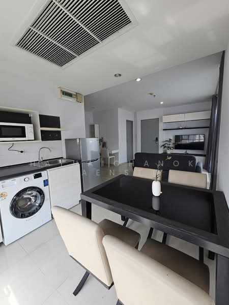 Life Ratchadapisek, Bangkok, 279 Ratchadapisaek Road, Huai Khwang, Bangkok, 2 Bedrooms, 65 sqm, Condo For Rent, by Hathaichanok Saenset, 500384303 - DDproperty.com