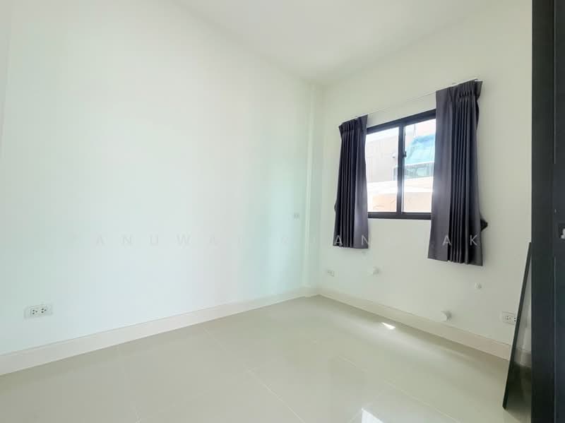 Flora Wongsawang, Nonthaburi, Krungthep-Nonthaburi Road, Bang Khen, Muang Nonthaburi, Nonthaburi, 4 Bedrooms, 180 sqm, Townhouse For Sale, by Panuwat Ruangrak, 500384317 - DDproperty.com