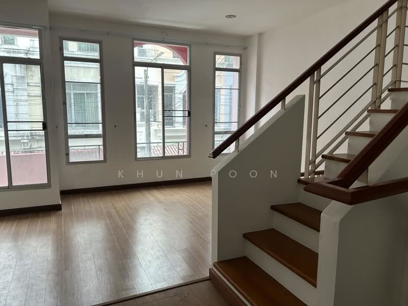 For Sale / Rent – Newly Renovated 3-Storey Home Office Near BTS Si La Salle (SPSSR270), Bangkok, ศรีนครินทร์, Bang Na Tai, Bang Na, Bangkok, 3 Bedrooms, 190 sqm, Townhouse For Sale, by Khun Poon, 500384361 - DDproperty.com