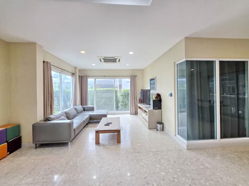 Grand Bangkok Boulevard Rama 9 - Srinakarindra, Bangkok, Krungthep Kritha 17 Alley, Thap Chang, Saphan Sung, Bangkok, 4 Bedrooms, 300 sqm, Single Detached House For Rent, by Noppawan Ruangdech, 500384444 - DDproperty.com