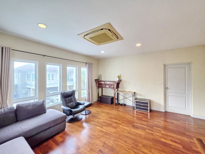 Grand Bangkok Boulevard Rama 9 - Srinakarindra, Bangkok, Krungthep Kritha 17 Alley, Thap Chang, Saphan Sung, Bangkok, 4 Bedrooms, 300 sqm, Single Detached House For Rent, by Noppawan Ruangdech, 500384444 - DDproperty.com