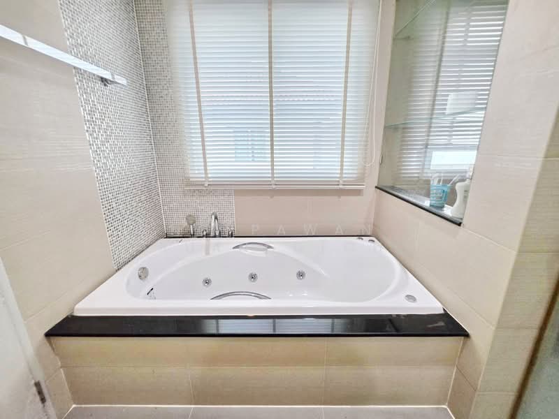 Grand Bangkok Boulevard Rama 9 - Srinakarindra, Bangkok, Krungthep Kritha 17 Alley, Thap Chang, Saphan Sung, Bangkok, 4 Bedrooms, 300 sqm, Single Detached House For Rent, by Noppawan Ruangdech, 500384444 - DDproperty.com