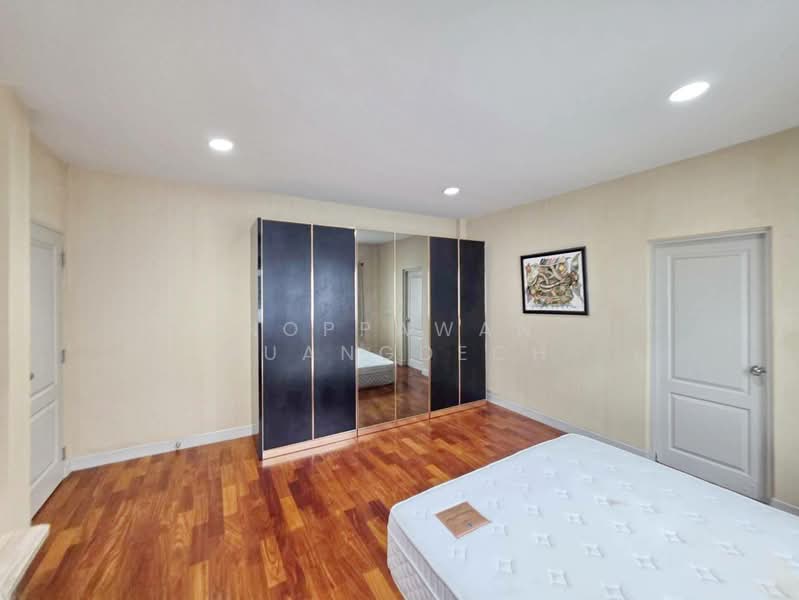 Grand Bangkok Boulevard Rama 9 - Srinakarindra, Bangkok, Krungthep Kritha 17 Alley, Thap Chang, Saphan Sung, Bangkok, 4 Bedrooms, 300 sqm, Single Detached House For Rent, by Noppawan Ruangdech, 500384444 - DDproperty.com