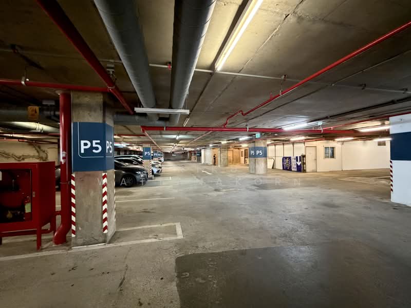 Next to BTS Sala Daeng, Open view, Restaurants & Mall On-Site, Flexible Size, Bangkok, Suriyawong, Bang Rak, Bangkok, , 175 sqm, Office Space For Rent, by Sirikul Wattanakorn, 500384471 - DDproperty.com