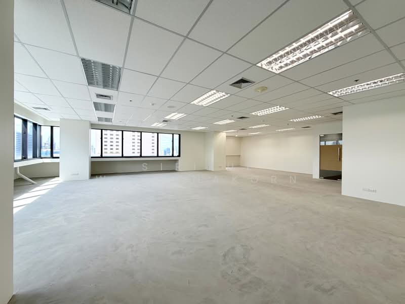Next to BTS Sala Daeng, Open view, Restaurants & Mall On-Site, Flexible Size, กรุงเทพ, สุริยวงศ์, บางรัก, กรุงเทพ, 175 ตร.ม., สำนักงาน ให้เช่า, โดย Sirikul Wattanakorn, 500384471 - DDproperty.com