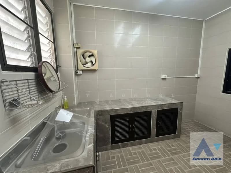 5 Bedrooms Townhouse for Rent in Silom, Bangkok near MRT Sam Yan - BTS Sala Daeng, กรุงเทพ, สี่พระยา, บางรัก, กรุงเทพ, 180 ตร.ม., ทาวน์เฮ้าส์ ให้เช่า, โดย บริษัท แอคคอม เอเซีย จำกัด, 500384484 - DDproperty.com