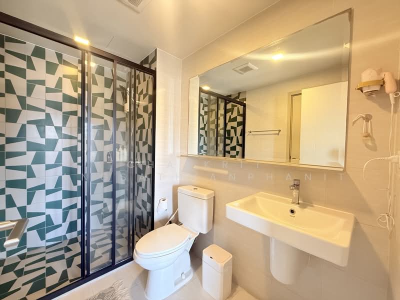 The Base Sukhumvit 50, Bangkok, Soi Roem Charoen 1, Sukhumvit 50 Road, Phra Kanong, Khlong Toei, Bangkok, 1 Bedroom, 35 sqm, Condo For Sale, by Chakkrit Tangsathianphanit, 500384498 - DDproperty.com