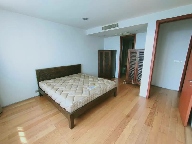 Ficus Lane, Bangkok, Soi Sukhumvit 44/1, Phra Kanong, Khlong Toei, Bangkok, 3 Bedrooms, 210 sqm, Condo For Rent, by Simon Decalf, 500384510 - DDproperty.com