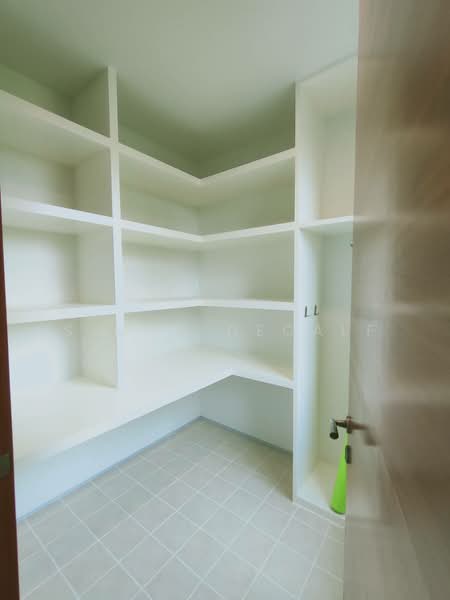 Ficus Lane, Bangkok, Soi Sukhumvit 44/1, Phra Kanong, Khlong Toei, Bangkok, 2 Bedrooms, 198 sqm, Condo For Rent, by Simon Decalf, 500384519 - DDproperty.com