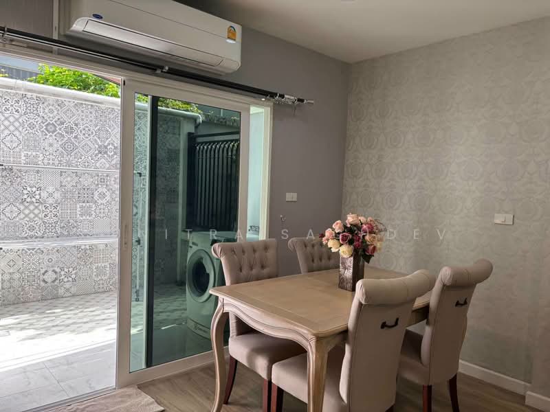 Townhome 3-Storey Soi Phatthanakan 44, Bangkok, Suan Luang, Bangkok, 3 Bedrooms, 120 sqm, Townhouse For Rent, by Sunitra Sachdev, 500384544 - DDproperty.com