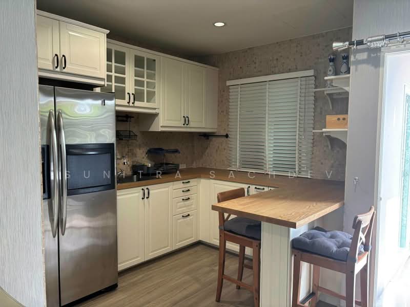 Townhome 3-Storey Soi Phatthanakan 44, Bangkok, Suan Luang, Bangkok, 3 Bedrooms, 120 sqm, Townhouse For Rent, by Sunitra Sachdev, 500384544 - DDproperty.com