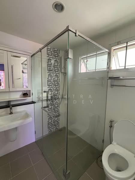 Townhome 3-Storey Soi Phatthanakan 44, Bangkok, Suan Luang, Bangkok, 3 Bedrooms, 120 sqm, Townhouse For Rent, by Sunitra Sachdev, 500384544 - DDproperty.com