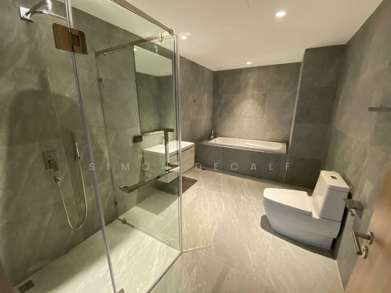Ficus Lane, Bangkok, Soi Sukhumvit 44/1, Phra Kanong, Khlong Toei, Bangkok, 5 Bedrooms, 379 sqm, Condo For Rent, by Simon Decalf, 500384582 - DDproperty.com