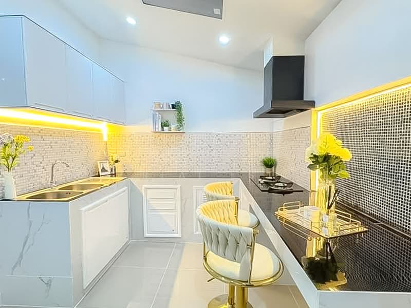 Renovated Townhouse for Sale Khao Talo East Pattaya, Chon Buri (Pattaya), Bang Lamung, Bang Lamung (Pattaya), Chon Buri (Pattaya), 2 Bedrooms, 117 sqm, Townhouse For Sale, by PLC real estate, 500384587 - DDproperty.com