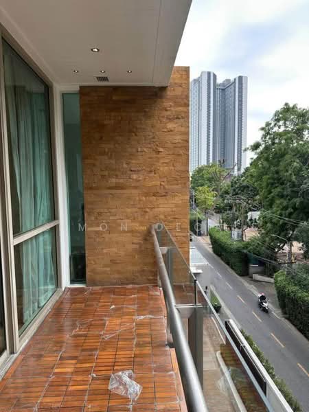Ficus Lane, Bangkok, Soi Sukhumvit 44/1, Phra Kanong, Khlong Toei, Bangkok, 2 Bedrooms, 116 sqm, Condo For Rent, by Simon Decalf, 500384606 - DDproperty.com