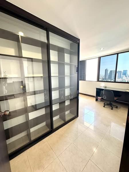 Supalai Place Sukhumvit 39, Bangkok, 175-179 Soi Sukhumvit 39 Sukhumvit Road, Khlong Tan Nua, Watthana, Bangkok, 4 Bedrooms, 500 sqm, Condo For Rent, by Phitchaporn Kongsamrong, 500384616 - DDproperty.com