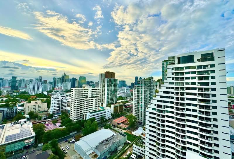 Supalai Place Sukhumvit 39, Bangkok, 175-179 Soi Sukhumvit 39 Sukhumvit Road, Khlong Tan Nua, Watthana, Bangkok, 4 Bedrooms, 500 sqm, Condo For Rent, by Phitchaporn Kongsamrong, 500384616 - DDproperty.com