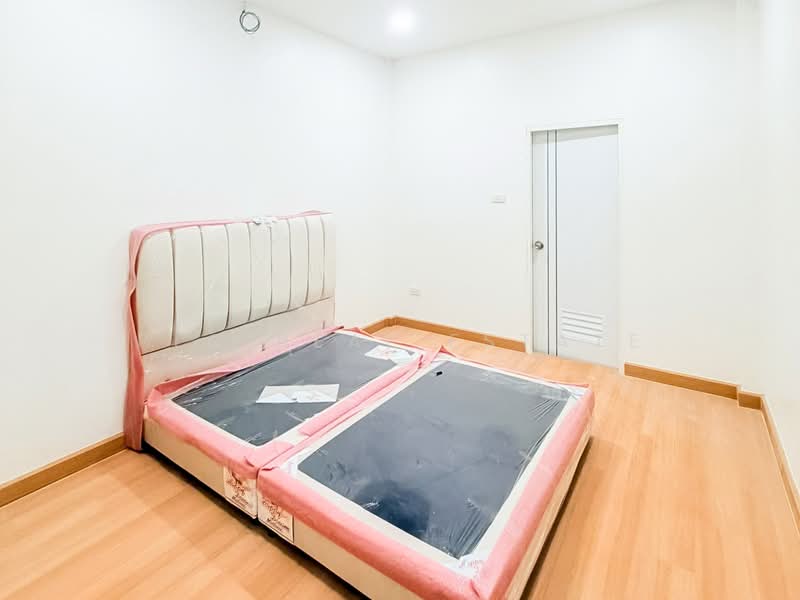 ขาย ทาวน์เฮาส์รีโนเวทใหม่ เขาตาโล พัทยาตะวันออก 2 ห้องนอน พร้อมเฟอร์นิเจอร์, ชลบุรี, บางละมุง, ชลบุรี, 96 ตร.ม., ทาวน์เฮ้าส์ ขาย, โดย PLC real estate, 500384638 - DDproperty.com