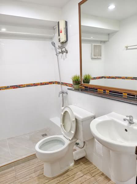 Thonglor Tower, Bangkok, Soi Thonglor, Sukhumvit 55 Road, Khlongtoei Nua, Watthana, Bangkok, 2 Bedrooms, 50 sqm, Condo For Rent, by Noppawan Ruangdech, 500384642 - DDproperty.com