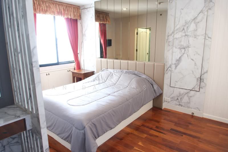 Las Colinas, Bangkok, Sukhumvit 21 Road, Khlongtoei Nua, Watthana, Bangkok, 2 Bedrooms, 187 sqm, Condo For Rent, by Thanida Kimsrang, 500384692 - DDproperty.com