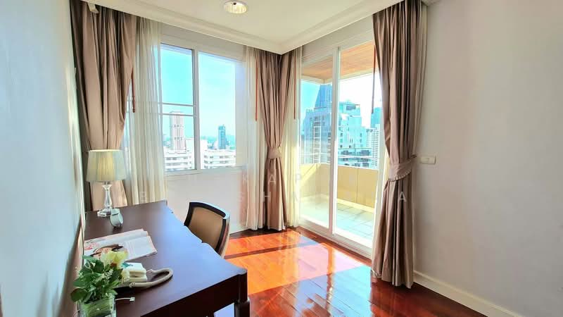 Piyathip Place, Bangkok, 24 Soi Prommitr, Khlong Tan Nua, Watthana, Bangkok, 4 Bedrooms, 375 sqm, Condo For Rent, by Phakaporn Brikshavana, 500384707 - DDproperty.com