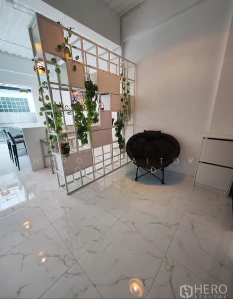Baan Klang Krung Office Park Bangna, Bangkok, Soi Ban Klang Krung Village Office Park, Bang Na, Bangkok, 3 Bedrooms, 200 sqm, Townhouse For Rent, by Hero Realtor Co., Ltd., 500384717 - DDproperty.com