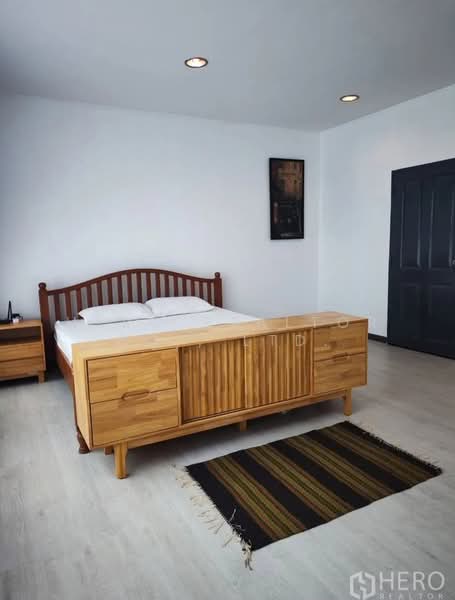 Baan Klang Krung Office Park Bangna, Bangkok, Soi Ban Klang Krung Village Office Park, Bang Na, Bangkok, 3 Bedrooms, 200 sqm, Townhouse For Rent, by Hero Realtor Co., Ltd., 500384717 - DDproperty.com