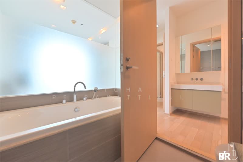 Siri At Sukhumvit, Bangkok, 902 Sukhumvit Road, Phra Kanong, Khlong Toei, Bangkok, 2 Bedrooms, 68 sqm, Condo For Rent, by Nicha Peerakittikul, 500384733 - DDproperty.com