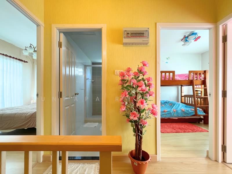 The village Chaengwatthana-Tiwananon, Nonthaburi, Soi Areeya Village, Ban Mai, Pak Kret, Nonthaburi, 4 Bedrooms, 134 sqm, Semi-Detached House (Twin House) For Sale, by Punpapa Rassamee, 500384753 - DDproperty.com