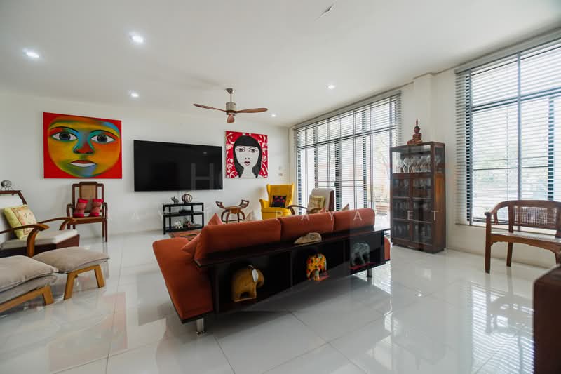 Townhouse sukhumvit 101/1, Bangkok, Bang Chak, Phra Khanong, Bangkok, 3 Bedrooms, 236 sqm, Townhouse For Sale, by Kay Tippayanet, 500384769 - DDproperty.com
