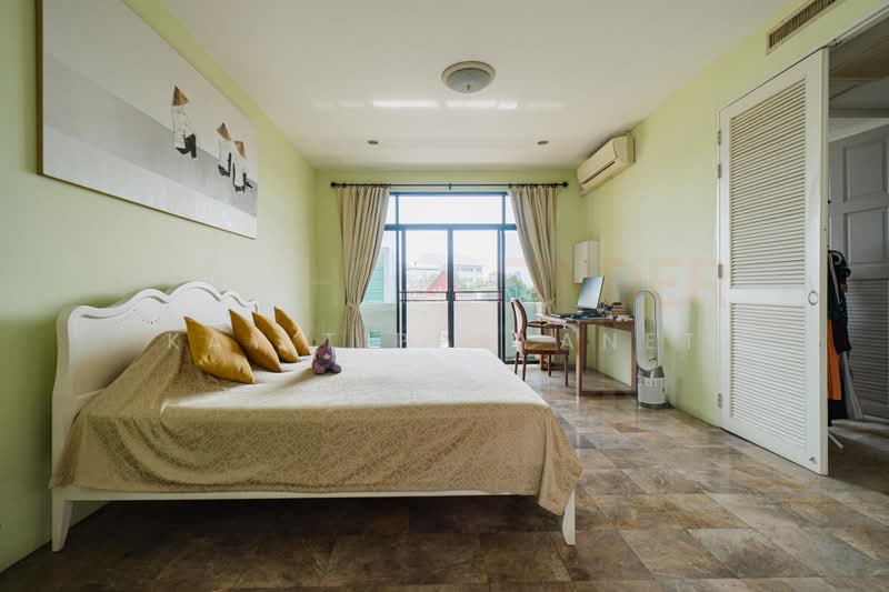 Townhouse sukhumvit 101/1, Bangkok, Bang Chak, Phra Khanong, Bangkok, 3 Bedrooms, 236 sqm, Townhouse For Sale, by Kay Tippayanet, 500384769 - DDproperty.com