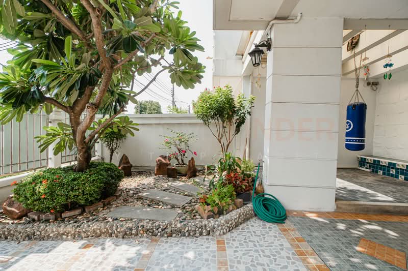 Townhouse sukhumvit 101/1, Bangkok, Bang Chak, Phra Khanong, Bangkok, 3 Bedrooms, 236 sqm, Townhouse For Sale, by Kay Tippayanet, 500384769 - DDproperty.com