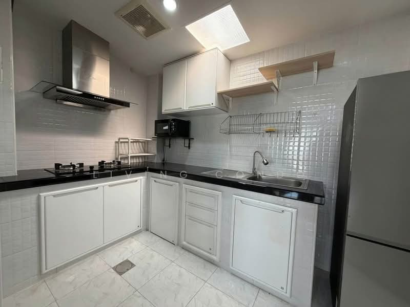 Golden Town Sukhumvit-Bearing Station, Samut Prakan, Soi Tesabansamrongtai 6, Sam Rong, Phra Pra Daeng, Samut Prakan, 3 Bedrooms, 76 sqm, Townhouse For Rent, by Living Condo, 500384789 - DDproperty.com