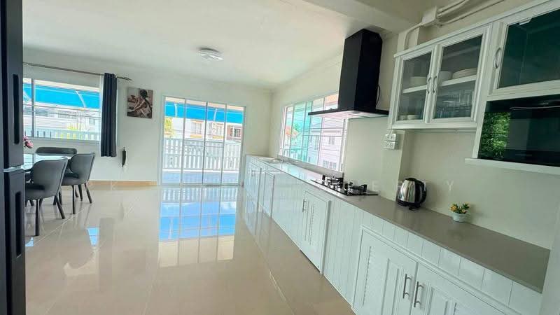8R0892 Pool villa for rent 5 bedroom 5 bathroom 90,000/month at chalong have fully furnished, Phuket, Chalong, Muang Phuket, Phuket, 5 Bedrooms, 200 sqm, Villa For Rent, by PK LIFE Property, 500384796 - DDproperty.com