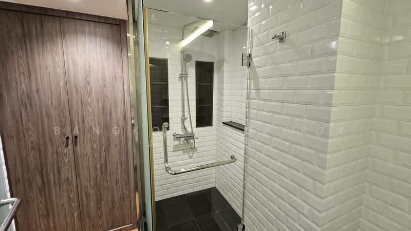 Royal Castle Sukhumvit, Bangkok, 30 Soi Sukhumvit 39, Khlongtoei Nua, Watthana, Bangkok, 3 Bedrooms, 190 sqm, Condo For Sale, by BANGKOK PROPERTY AGENTS, 500384798 - DDproperty.com