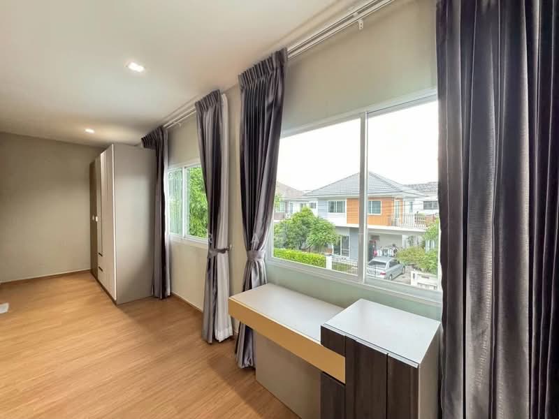 Perfect Park Suvarnabhumi, Bangkok, Romklao Road, Min Buri, Bangkok, 4 Bedrooms, 165 sqm, Single Detached House For Sale, by NR AGENT, 500384852 - DDproperty.com