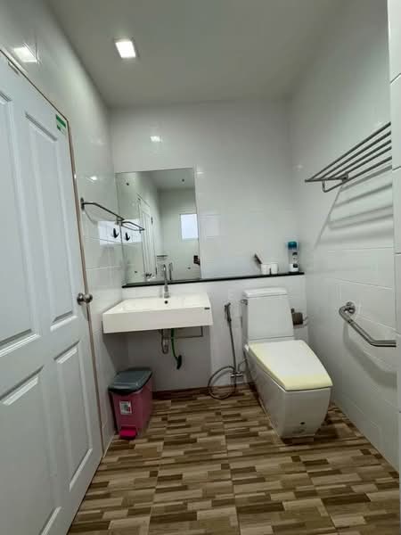 Perfect Park Suvarnabhumi, Bangkok, Romklao Road, Min Buri, Bangkok, 4 Bedrooms, 165 sqm, Single Detached House For Sale, by NR AGENT, 500384852 - DDproperty.com