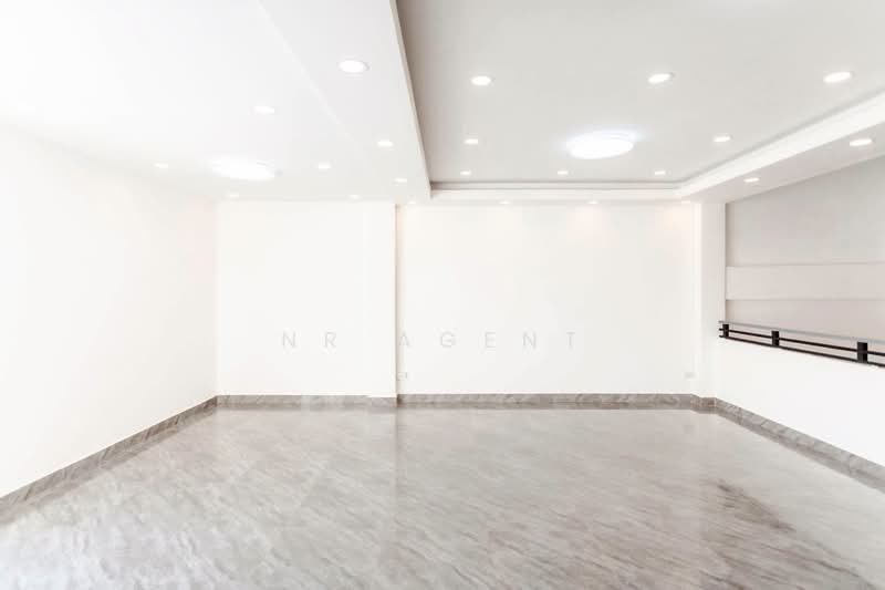 ทาวน์เฮาส์ ประชาอุทิศ, Bangkok, Huai Khwang, Bangkok, 6 Bedrooms, 700 sqm, Townhouse For Sale, by NR AGENT, 500384875 - DDproperty.com