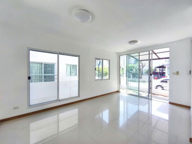 The Trust Kanchanaphisek - Hathairat, Pathum Thani, Hathairat Rd., Bung Kham Proi, Lam Luk Ka, Pathum Thani, 3 Bedrooms, 140 sqm, Semi-Detached House (Twin House) For Sale, by Itthiwat Chulaolan, 500384929 - DDproperty.com