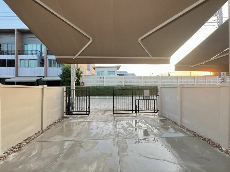 Baan Klang Muang Rama 9-Krungthep Kreetha, Bangkok, Soi Kanchanaphisek 23, Saphan Sung, Bangkok, 3 Bedrooms, 152 sqm, Townhouse For Rent, by Jutarat Jitmun, 500384933 - DDproperty.com