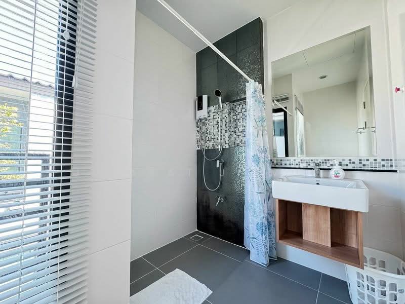 Baan Klang Muang Rama 9-Krungthep Kreetha, Bangkok, Soi Kanchanaphisek 23, Saphan Sung, Bangkok, 3 Bedrooms, 152 sqm, Townhouse For Rent, by Jutarat Jitmun, 500384933 - DDproperty.com
