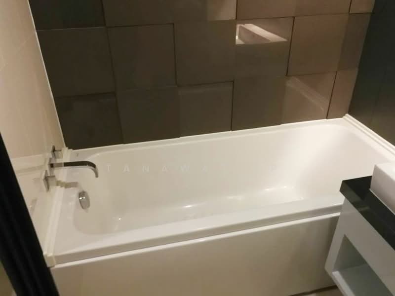 Ivy Ampio, Bangkok, 48 Ratchadaphisek Road, Huai Khwang, Bangkok, 1 Bedroom, 44 sqm, Condo For Rent, by Tanawat PP, 500384969 - DDproperty.com