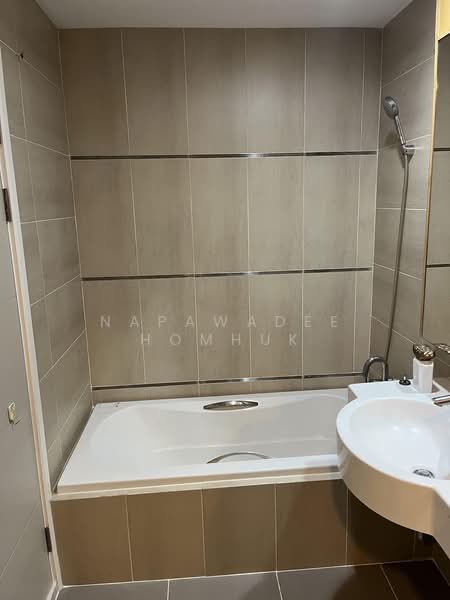 Centric Sathorn-St Louis, Bangkok, Sathorn Nua Road, Yan Nawa, Sathon, Bangkok, 2 Bedrooms, 85 sqm, Condo For Rent, by Napawadee Homhuk, 500384974 - DDproperty.com