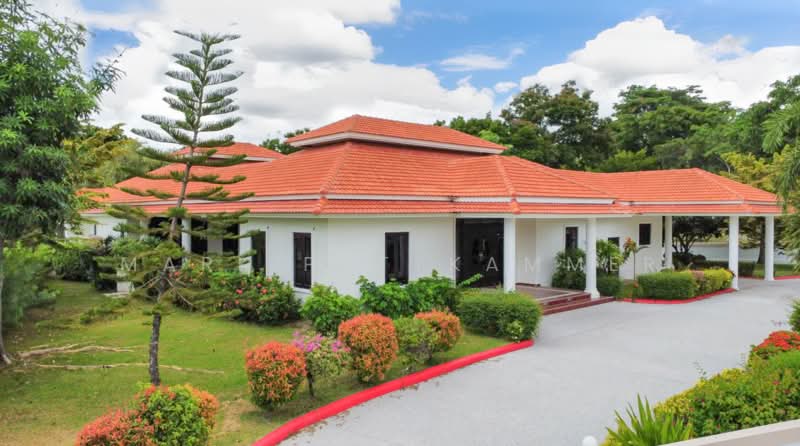 Palm Hills Golf Club and Residence, Phetchaburi, 1444 Phet Kasem Rd, Cha-am, Cha-Am, Phetchaburi, 3 Bedrooms, 450 sqm, Villa For Sale, by Mark Puttkammer, 500385020 - DDproperty.com