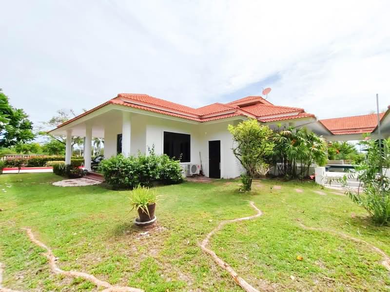 Palm Hills Golf Club and Residence, Phetchaburi, 1444 Phet Kasem Rd, Cha-am, Cha-Am, Phetchaburi, 3 Bedrooms, 450 sqm, Villa For Sale, by Mark Puttkammer, 500385020 - DDproperty.com