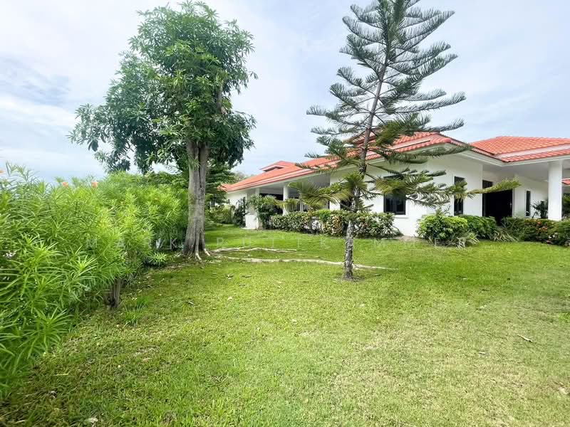Palm Hills Golf Club and Residence, Phetchaburi, 1444 Phet Kasem Rd, Cha-am, Cha-Am, Phetchaburi, 3 Bedrooms, 450 sqm, Villa For Sale, by Mark Puttkammer, 500385020 - DDproperty.com
