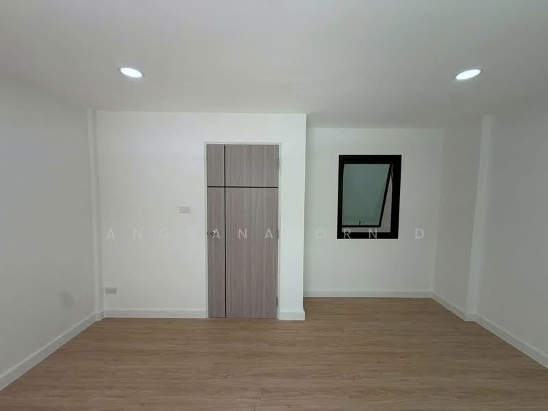 สรานนท์ ติวานนท์-ปากเกร็ด, Nonthaburi, Bang Phut, Pak Kret, Nonthaburi, 4 Bedrooms, 220 sqm, Townhouse For Sale, by Angsanaporn D, 500385050 - DDproperty.com